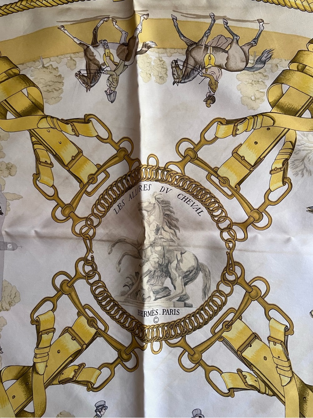 Hermès "Les Allures du Cheval" Silk Carré 90 Scarf - Vintage Yellow - Picture 9 of 12